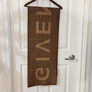 Givenchy 4g Logo-Jacquard Scarf